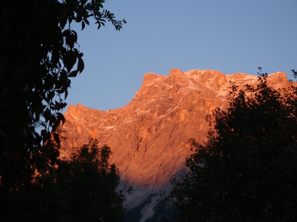 Zugspitzloft Ehrwald Buitenkant foto